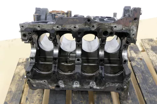 VW Passat 3C Motorblock Motor 2,0 TDI 103kw BMP 140PS NUR BLOCK (155636)