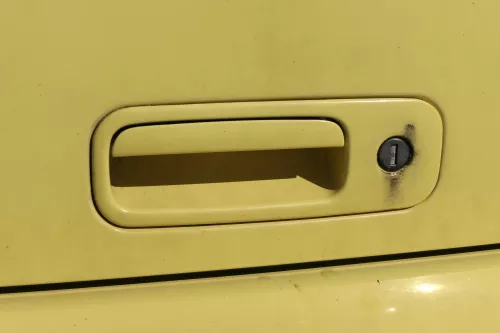 VW Polo 6N Golf 4 6N2 Lupo Griff Heckkklappe Heckklappengriff gelb LD1B