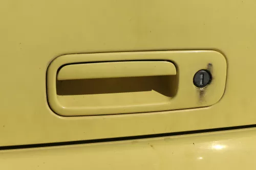 VW Polo 6N Golf 4 6N2 Lupo Griff Heckkklappe Heckklappengriff gelb LD1B