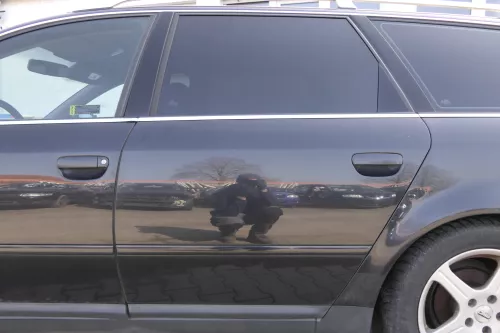 Audi A6 4B C5 Tür Türblatt hinten links schwarz LZ9W mit Rahmen