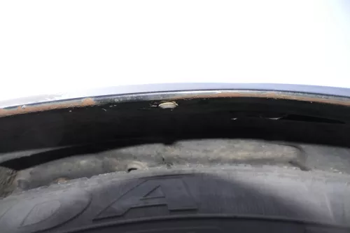 Audi A6 4B Kotflügel vorne rechts schwarz LZ9W (bis ca.Mitte 2001 passend  Delle (155740)