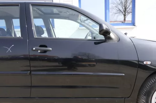 VW Polo Variant Kombi 6Kv oder Caddy 9Kv Tür vorne rechts schwarz L041 ohneAnbau