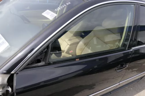 VW Passat 3B 3BG Kombi + Limo Tür vorne links Fahrertür schwarz LC9Z black chrom (155868)