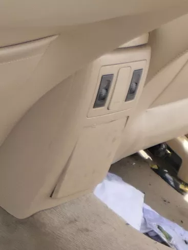 VW Passat 3BG  Mittelarmlehne Armlehne Fach Lehne Mittelkonsole Leder sonnebeige (155879)