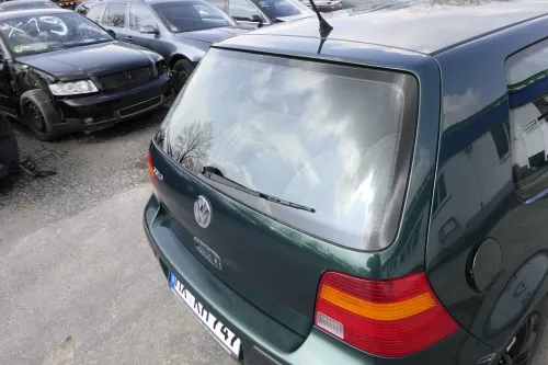 VW Golf 4 Limousine Heckklappe Kofferraumklappe Klappe hinten grün LC6M (155937)