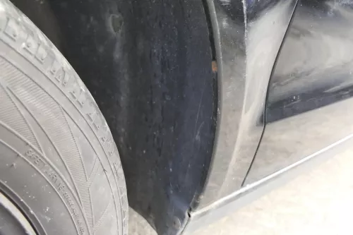 VW Polo 9N Kotflügel vorne links schwarz L041 bis ca.Bj.2004 - Rost (155946)