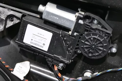 VW Touareg 7L ektrischer Fensterheber vorne rechts 3D1959792 Fensterhebermotor