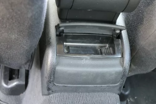 Audi A4 B6 8E Aschenbecher hinten 8E0857961M 6PS schwarz (156339)