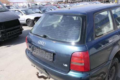 Audi A4 B5 Heckklappe hinten Klappe Kofferraumklappe Kombi grün LZ6U Scheibe (156432)