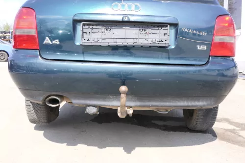 Audi A4 B5 Kombi Variant Stoßstange hinten Heckstoßstange grün LZ6U