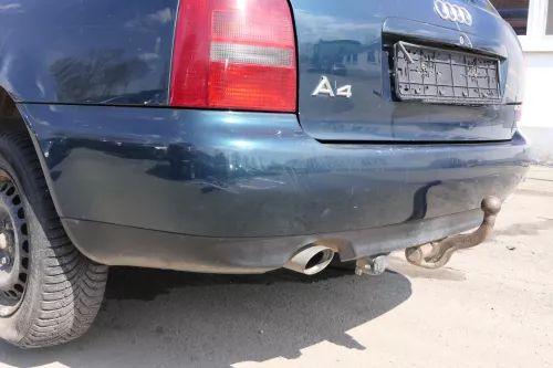 Audi A4 B5 Kombi Variant Stoßstange hinten Heckstoßstange grün LZ6U (156435)