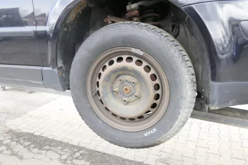 4x A4 B5 A6 4B Passat 3BG Felgen Reifen Winterreifen M+S 195/65 R15 91T 5-8mm (156476)