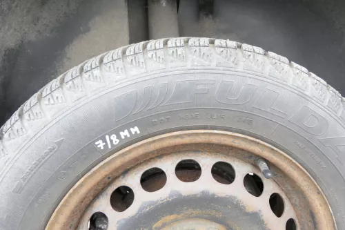 4x A4 B5 A6 4B Passat 3BG Felgen Reifen Winterreifen M+S 195/65 R15 91T 5-8mm