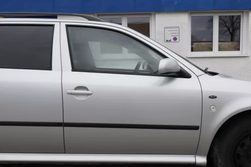Skoda Octavia 1U Kombi + Limo Tür vorne rechts Beifahrertür grau silber LF7T 910