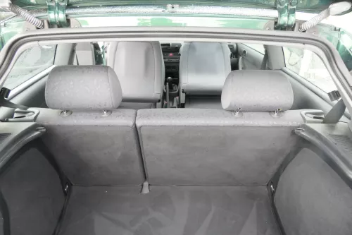 Audi A3 8L Sitz Sitze hinten Rückbank Rücksitzbank Sitzfläche Kopfstützen dunkel (156918)