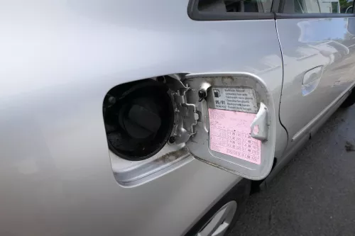 Audi A3 8L Tankdeckel Klappe Tankklappe Tank grau silber LY7W (157002)