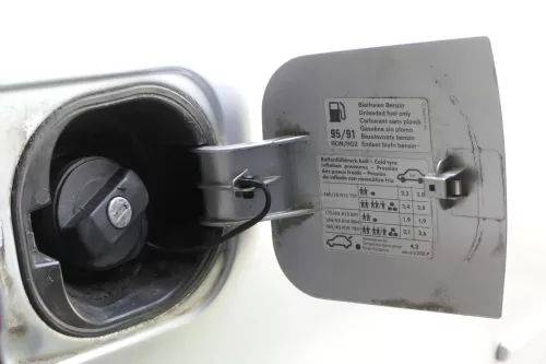VW Lupo Seat Arosa Tankdeckel Deckel Tank Tankverschluß grau silber LA7W (157048)