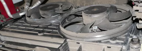 VW Golf 5 Lüfterzarge Lüfter Kühlerlüfter Klimaanlage 1K0121207BB Eos Touran