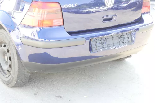 VW Golf 4 1J Limousine Stoßstange hinten Heckstoßstange Stoßfänger blau LB5N (157319)