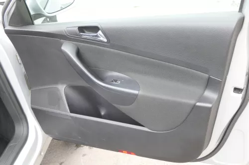 VW Passat 3C Variant 1x Türverkleidung Verkleidung Tür vorne rechts Beifahrertür (157446)