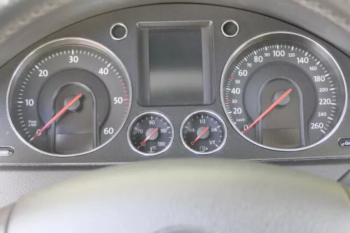 Passat 3C Mittelkonsole Verkleidung Radio Klappe Abdeckung Dekor silber/schwarz (157664)