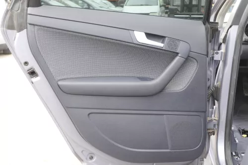 1x Audi A3 8P Türverkleidung Verkleidung Tür hinten links blau 4/5-Türer (157864)