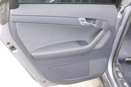 1x Audi A3 8P Türverkleidung Verkleidung Tür hinten links blau 4/5-Türer