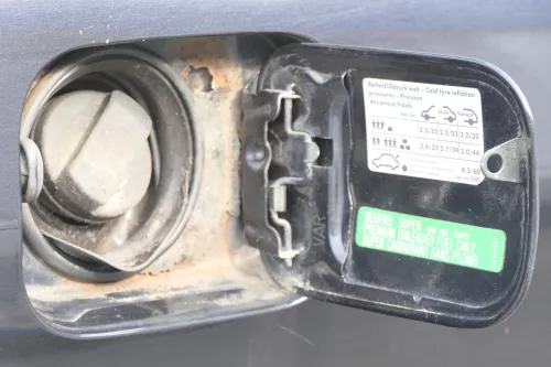 VW Passat 3A 35i Kombi Tankdeckel Klappe Tankklappe Deckel Tank schwarz LC9Z (157941)