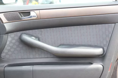 Audi A6 4B Türverkleidung Verkleidung Tür vorne +hinten links rechts swing schwa (157993)