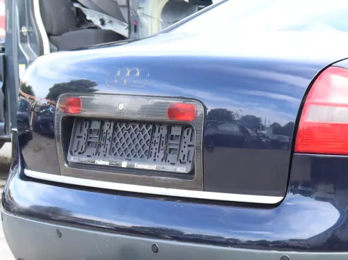 Audi A6 4B Limousine Kofferraumklappe hinten Heckklappe Deckel blau LZ5L ming (157995)