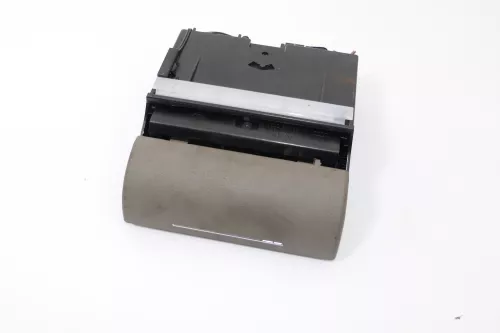 Audi A3 8L Aschenbecher Zigarettenanzünder vorne 8L0857951C 42R Facelift jive be