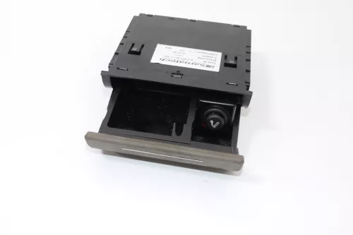 Audi A3 8L Aschenbecher Zigarettenanzünder vorne 8L0857951C 42R Facelift jive be (158040)