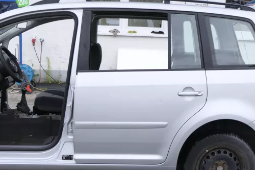 VW Touran 1T 1T3 Tür hinten links grau silber LA7W und Scheibe reflexsilber dd