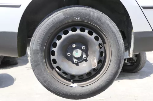 2x VW Golf 6 A3 8P 205/55 R16 91H Sommerreifen Felgen 6,5jx16H2 ET42 ca.4-5mm