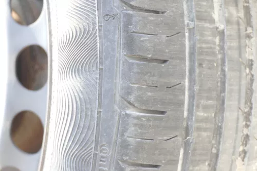 2x VW Golf 6 A3 8P 205/55 R16 91H Sommerreifen Felgen 6,5jx16H2 ET42 ca.4-5mm (158307)