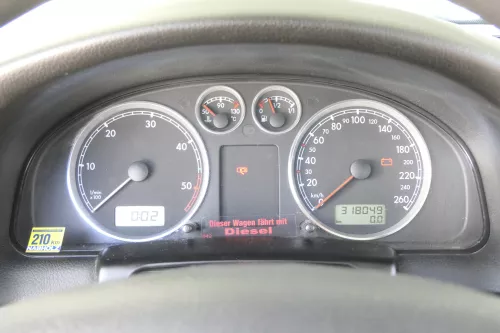 VW Passat 3BG Tacho Kombiinstrument 3B0920807AX TDI AVB AWF AWX 318.000km (158376)