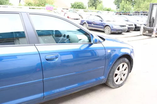 Audi A3 8P 4/5 Türer Tür vorne rechts Beifahrertür Türblatt blau LZ5C mauritiusb (158487)