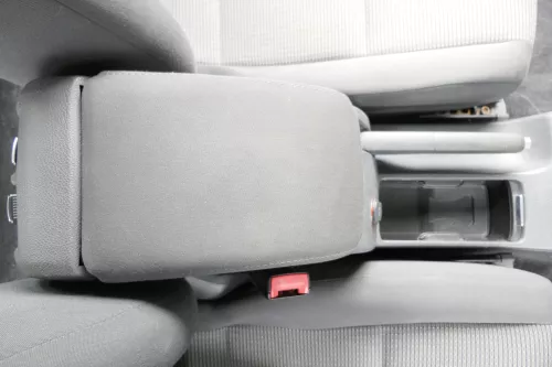 VW Golf 6 5K Mittelarmlehne Armlehne Lehne Mitte Original verschiebar schwarz