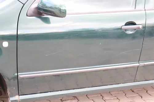 Skoda Fabia 6Y Kombi + Limousine Tür vorne links Fahrertür grün LF8C ohneAnbaute (158664)