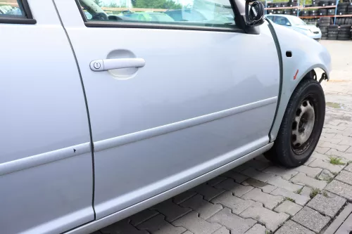 VW Golf 4 Bora Tür vorne rechts Beifahrertür 4/5-Türer + Kombi silber LB7Z satin (158800)