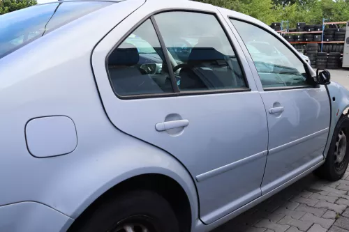 VW Bora Tür hinten rechts nur Limousine silber grau LB7Z