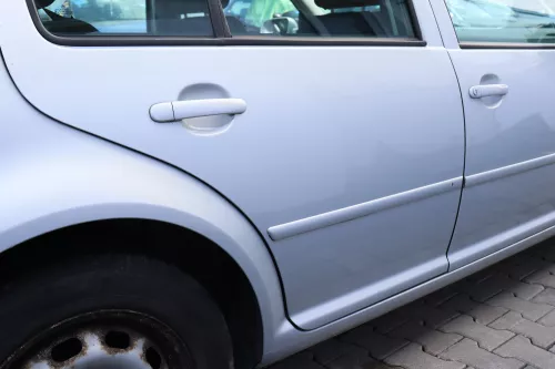 VW Bora Tür hinten rechts nur Limousine silber grau LB7Z (158801)