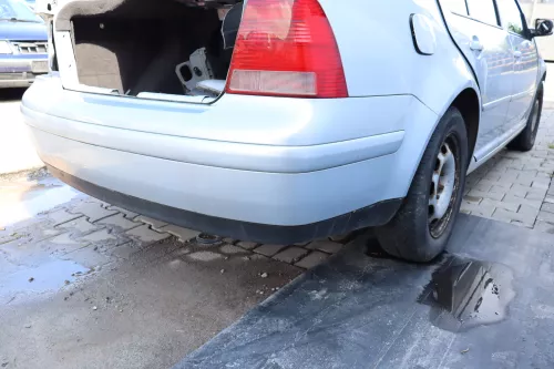 VW Bora Limousine Stoßstange hinten Heckstoßstange silber grau LB7Z (158804)