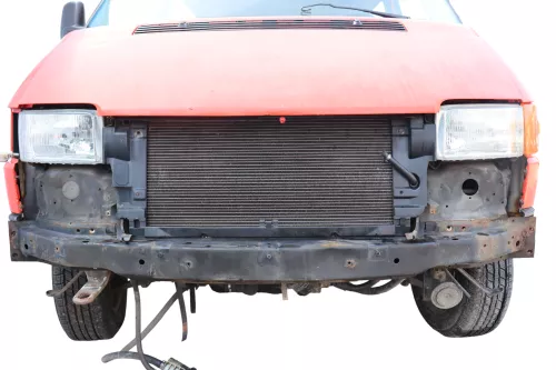 VW T4 Schloßträger Aufnahme für Kühler Querträger Pralldämpfer 7D0805591 Kurze