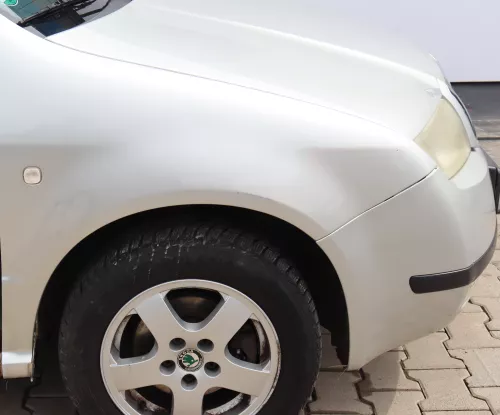 Skoda Fabia 6Y Kotflügel vorne rechts silber LF7T auch Kombi