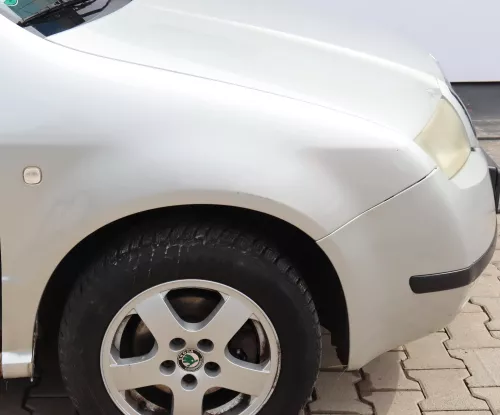 Skoda Fabia 6Y Kotflügel vorne rechts silber LF7T auch Kombi