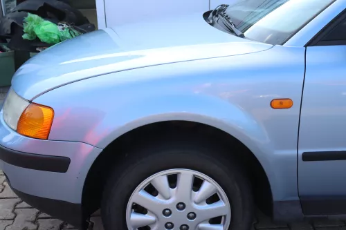 VW Passat 3B Kotflügel vorne links blau LL5Y