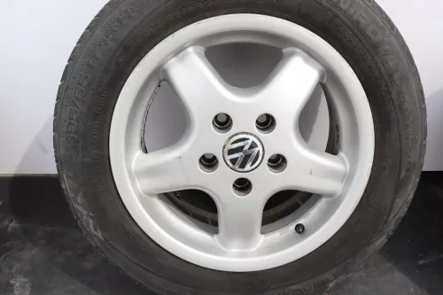 1x Audi A4 A6 Alufelge original 8D0071498 7j x15H2 ET45  LK 5x112  KBA 43393 (159133)