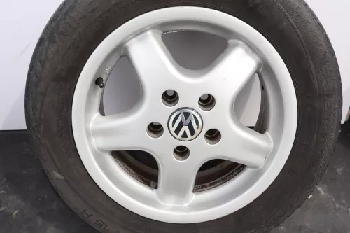 1x Audi A4 A6 Alufelge original 8D0071498 7j x15H2 ET45  LK 5x112  KBA 43393 (159133)