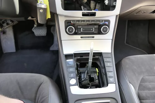 Passat 3C B7 Mittelkonsole Verkleidung Radio Klappe Abdeckung Dekor silber alu g (159219)